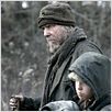 The Road (La carretera) : foto John Hillcoat, Kodi Smit-McPhee, Robert Duvall