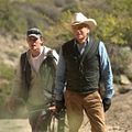 Caza bajo el sol : Foto Jeremy Irvine, Michael Douglas
