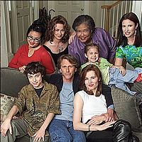 foto Esther Scott, Geena Davis, John Francis Daley, Kim Coles, Makenzie Vega