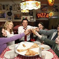 Foto Amara Miller, Benjamin Stockham, Bill Pullman, Jenna Elfman, Josh Gad