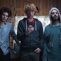 Frank : Foto Carla Azar, Domhnall Gleeson, François Civil, Maggie Gyllenhaal, Scoot McNairy