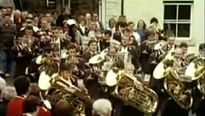 <strong>Tocando el viento</strong> Tráiler VO