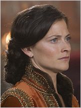 Lara Pulver