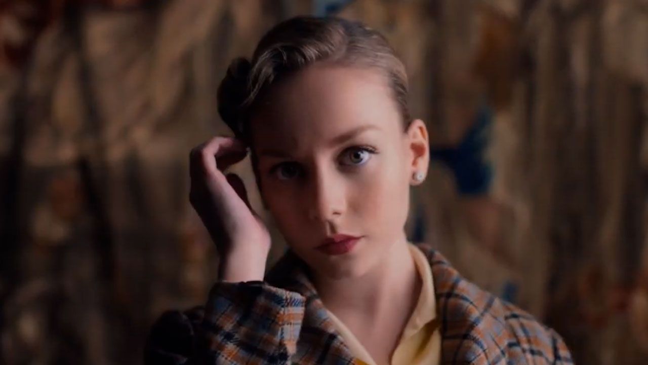Alguien Tiene Que Morir Fecha De Estreno Y Adelanto De La Nueva Serie Del Creador De La Casa De Las Flores Con Ester Exposito Noticias De Series Sensacine Com
