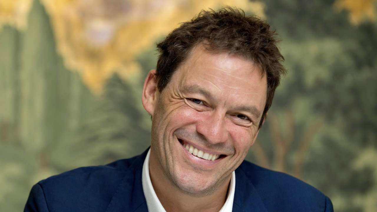The Crown Netflix Dominic West Dara Vida Al Principe Carlos En La Temporada 5 Camisetas De Peliculas