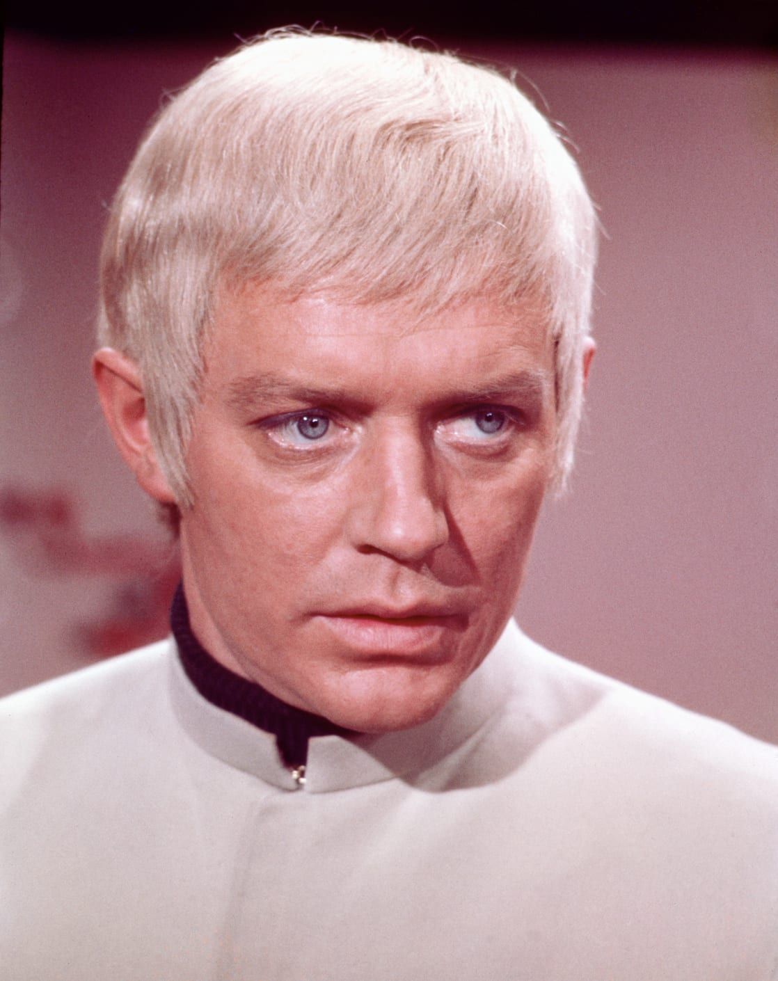 Ed Bishop SensaCine