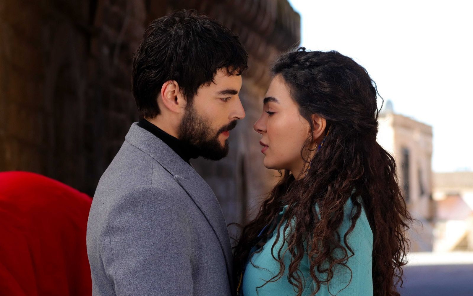 Foto De Akın Akınözü - Hercai : Foto Akin Akinözü, Ebru Sahin ...