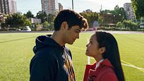 Los actores de 'A todos los chicos de los que me enamoré' hacen un llamamiento a la libertad sexual durante los premios MTV Los actores de 'A todos los chicos de los que me enamoré' hacen un llamamiento a la libertad sexual durante los premios MTV