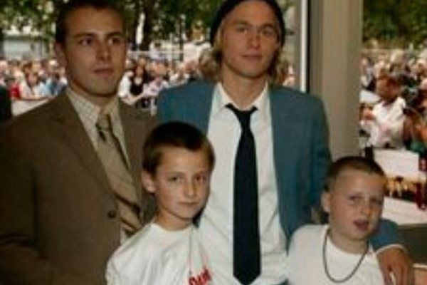 Así es la familia de Charlie Hunnam