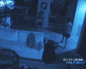<strong>Paranormal Activity 2</strong> Clip (2)
