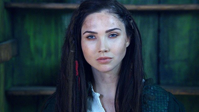 Films Et Séries Tv Avec Jessica Green 'The Outpost': Jessica Green, Jake Stormoen y Anand Desai-Barochia nos