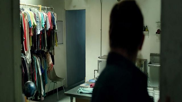 Nunca apagues la luz Tráiler (2)