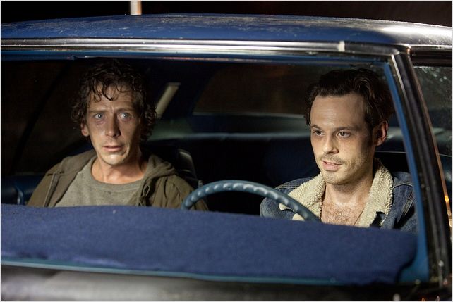 Mátalos suavemente : foto Scoot McNairy