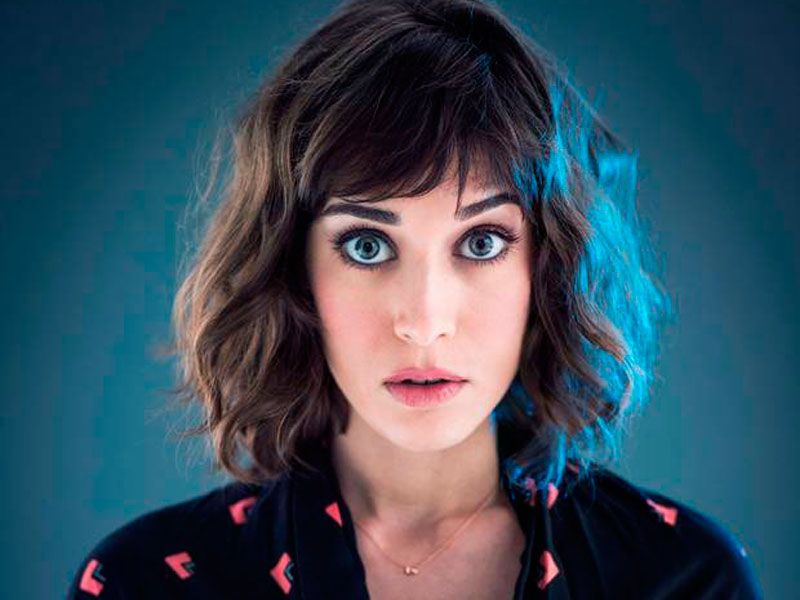 Lizzy Caplan