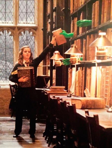 Hermione en la biblioteca