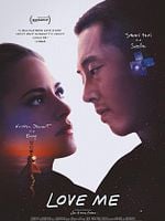 Cartel de Love Me