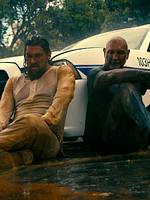 Cartel de Los hermanos demolición