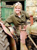 Cartel de Accidental Farmer