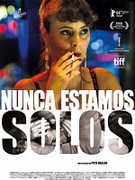 Cartel de Nunca estamos solos