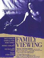 Cartel de Family Viewing