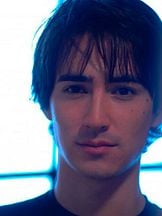 foto de Alex Wyndham