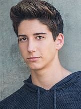 foto de Milo Manheim