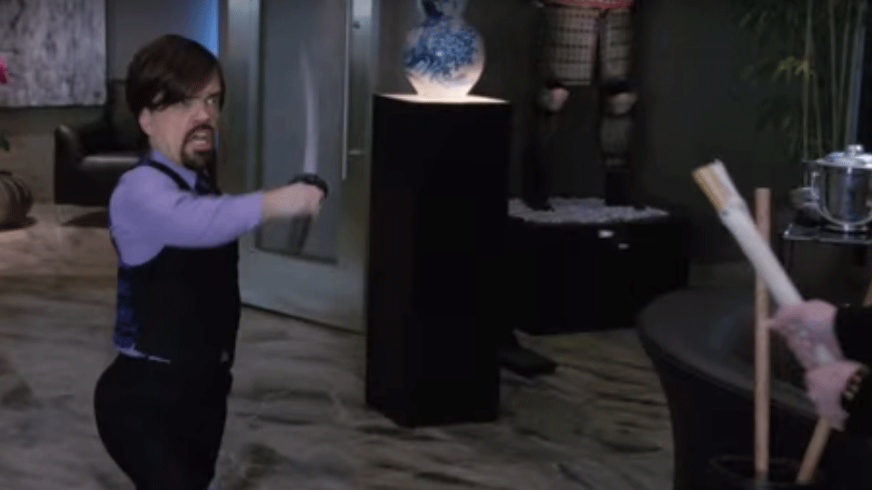 imagen de Es la jefa Tráiler (2) VO