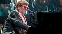imagen de Elton John En Directo Farewell from Dodger Stadium Tráiler