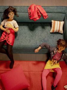 Cartel de Mujeres con hombreras Temporada 1