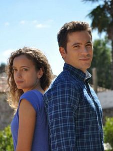 Cartel de El Faro: cruce de caminos Temporada 1