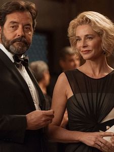 Cartel de La Embajada Temporada 1