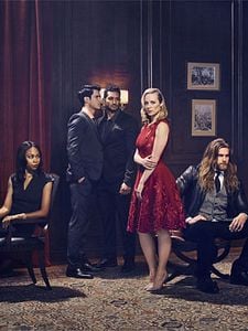 Cartel de Too Close to Home Temporada 1