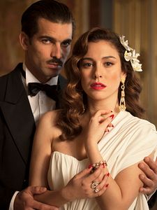 Cartel de Lo que escondían sus ojos Temporada 1