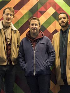 Cartel de Loaded Temporada 1