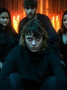 Cartel de Monstruos de Cracovia Temporada 1