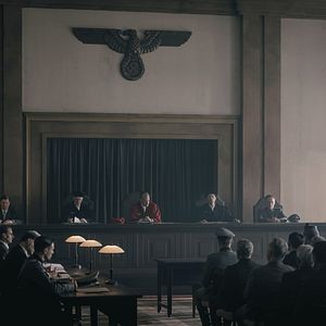 Foto Truth & Treason