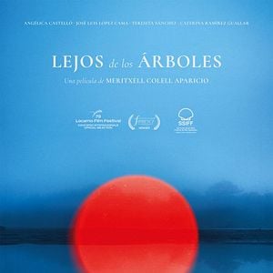Foto Lejos de los árboles