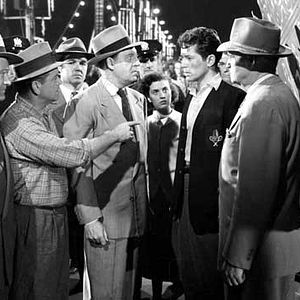 Foto Extraños en un tren