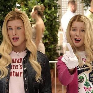 Foto Dos "rubias" de pelo en pecho