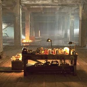 Foto White Noise: Más allá