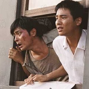 Foto Lazos de guerra