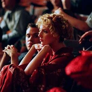 Foto Mrs. Henderson presenta