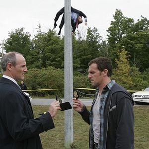 Foto Dos polis en apuros