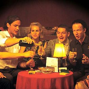 Foto La Cacatúa roja