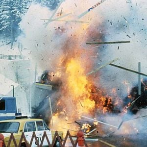 Foto 007: Alta tensión