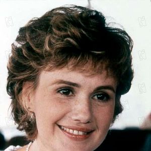 Foto Attention, une femme peut en cacher une autre