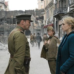 Foto Anonyma - Una mujer en Berlín