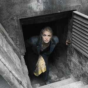 Foto Anonyma - Una mujer en Berlín