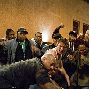 Foto Fighting - Puños de asfalto