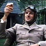 Foto Eric, Oficial de la Reina